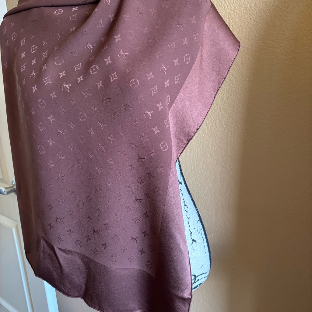 Authentic Louis Vuitton Silk Brown Scarf Luxurious Accessories